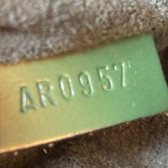 Louis Vuitton Alma PM – Vintage 1997 in Rare Borneo Green Epi Leather - Picture 3 of 14